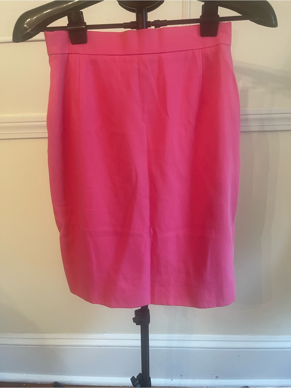 Louis Feraud Hot Pink Pencil Skirt